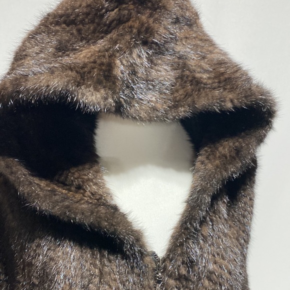 Fur cape - Picture 5 of 7